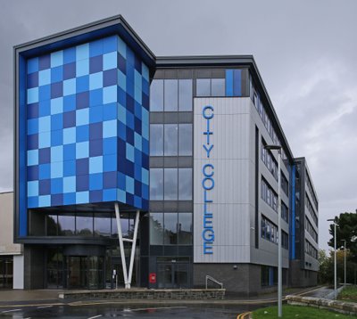 Plymouth City College STEM Centre from Kings Road by Unbekannt Unbekannt